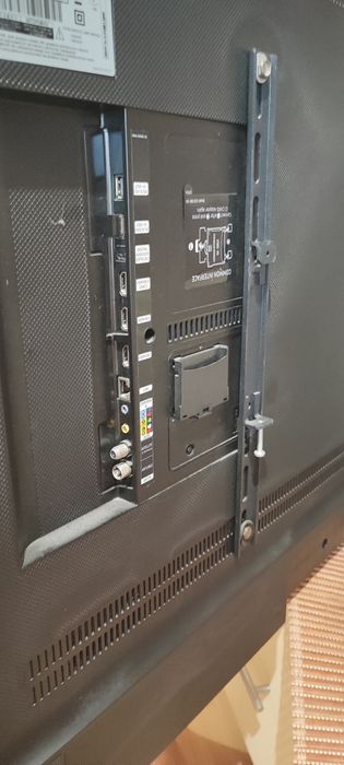 Продам телевизор SAMSUNG UE55MU6103