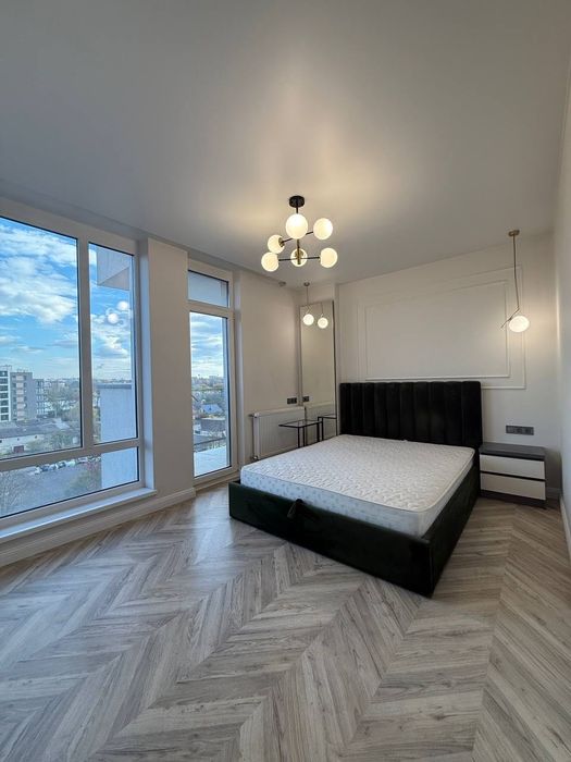 Оренда 2 км квартири з виглядом на озеро