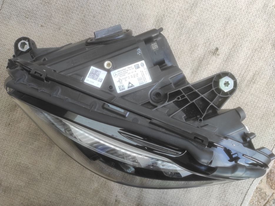 Farol esquerdo Mercedes 205 lift Full Led Multibeam