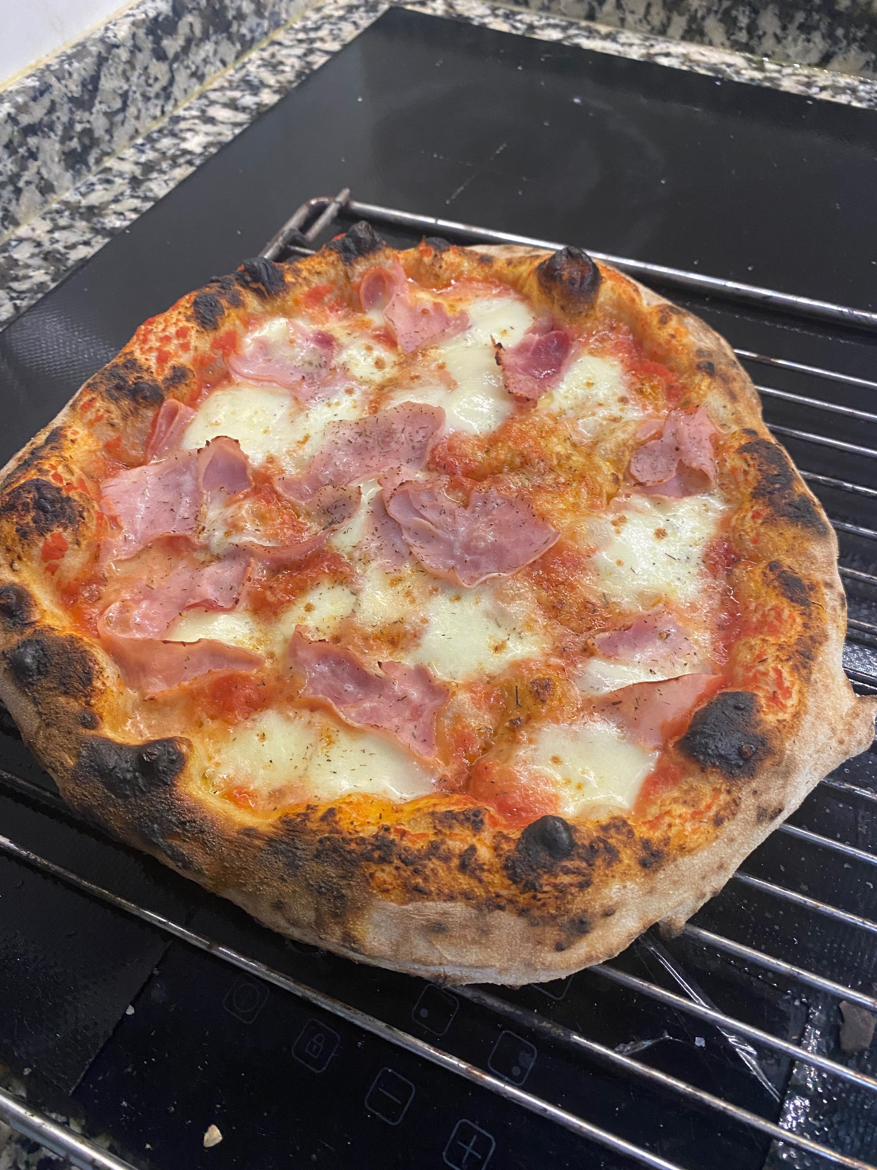 Forno de Pizza Gozney Roccbox + duas botijas de gás