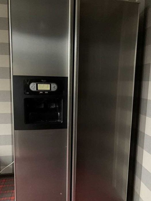 Холодильник дводверний Whirlpool б/у