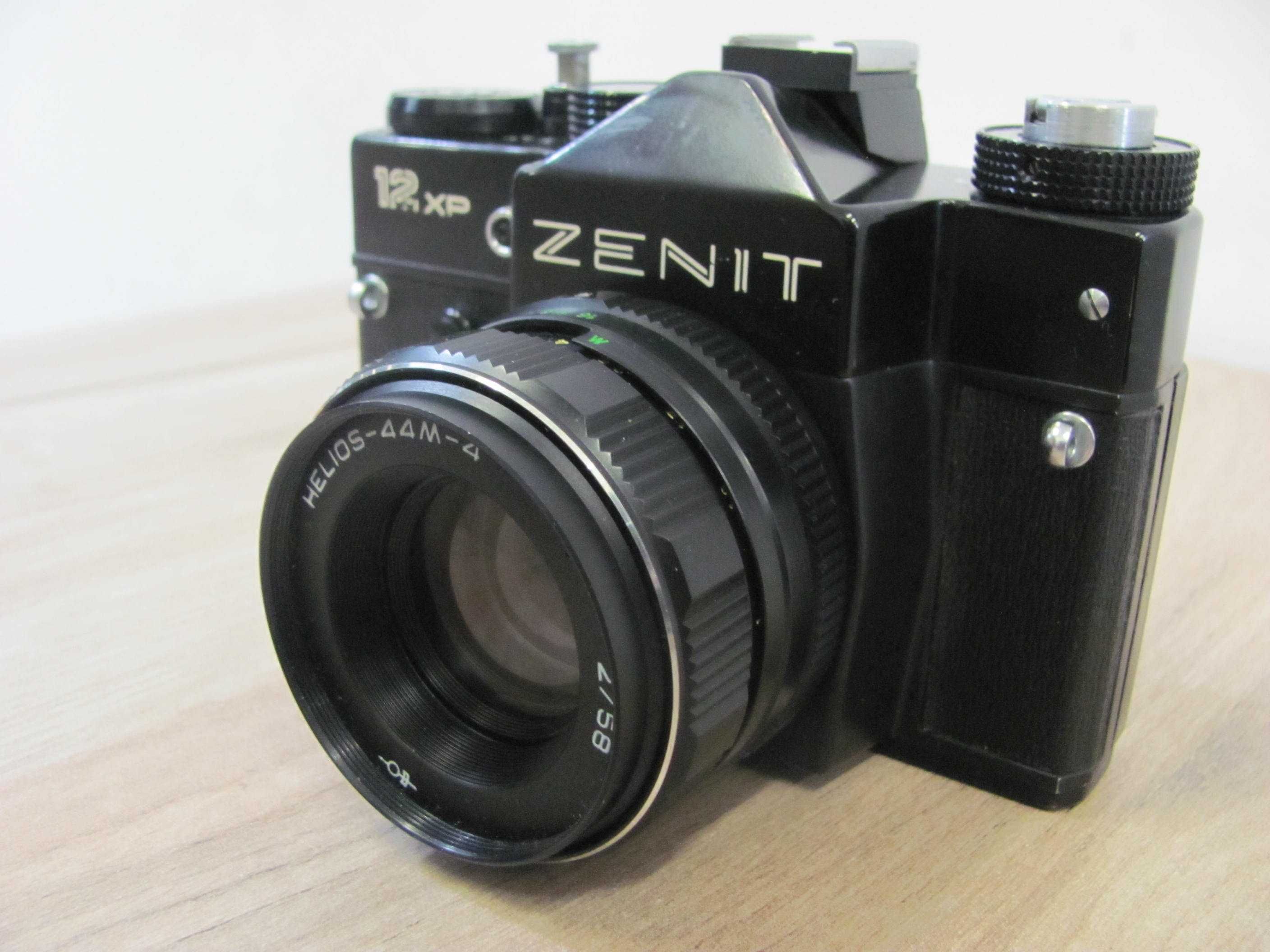 Aparat ZENIT 12XP Obiektyw HELIOS-44M-4 100% Sprawny
