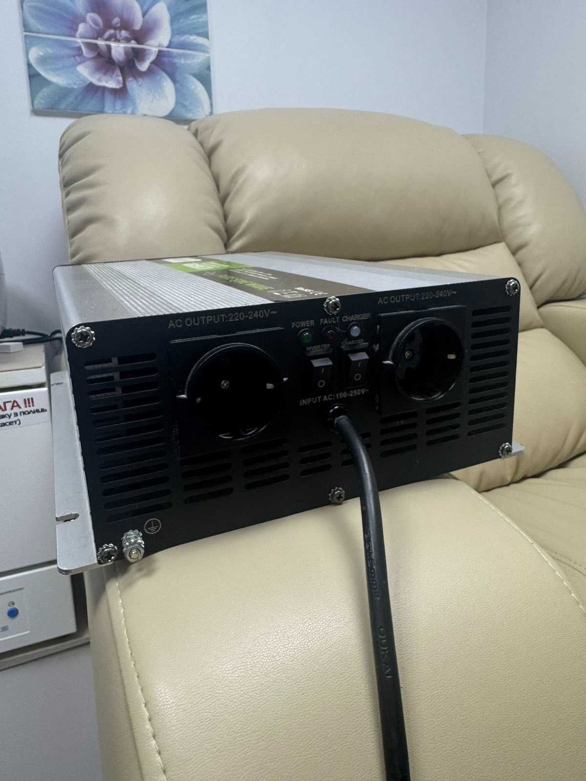 Перетворювач напруги UPS 12V NPS 1500 Watt pure SINUS UPS Inverter