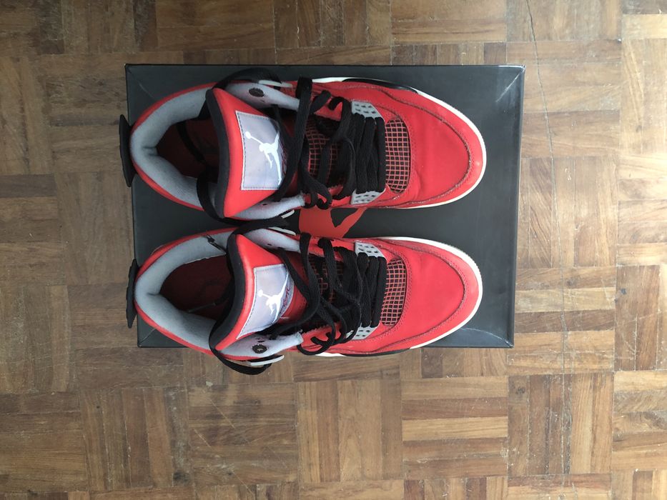 Air Jordan 4 Retro vermelho
