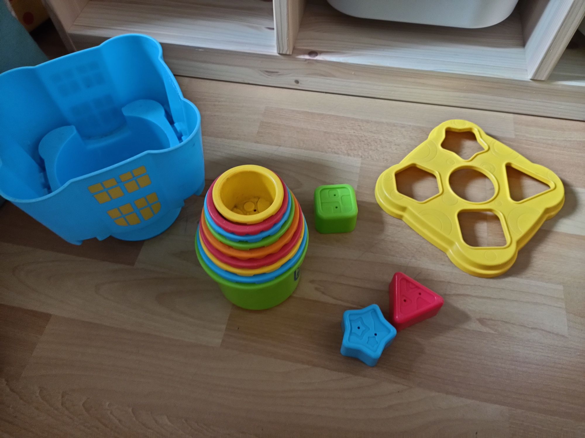 Kostka edukacyjna i wieża sorter Smily Play