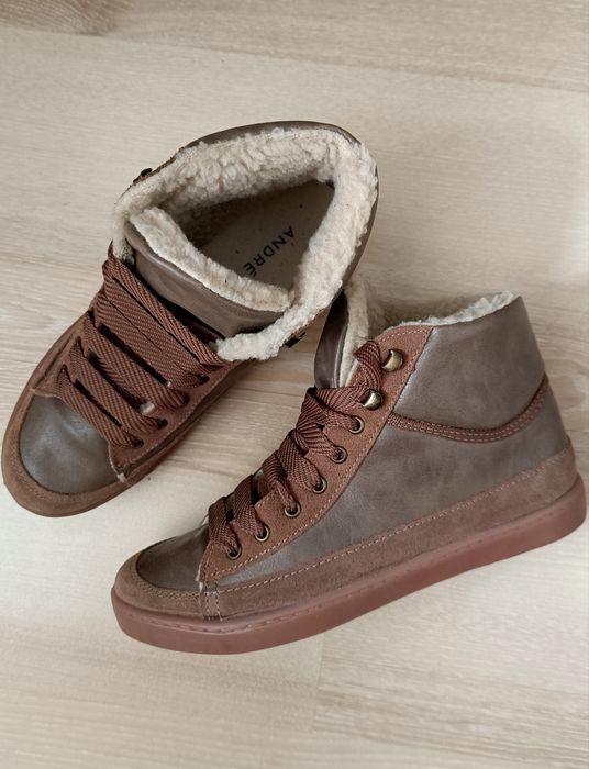 Утеплені жіночі кеди ,снікерси Італія , стан нових, 37 розмір