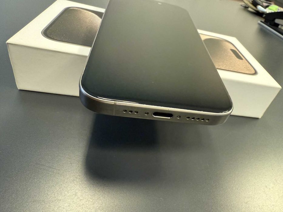 iPhone 15 pro 256gb titânio