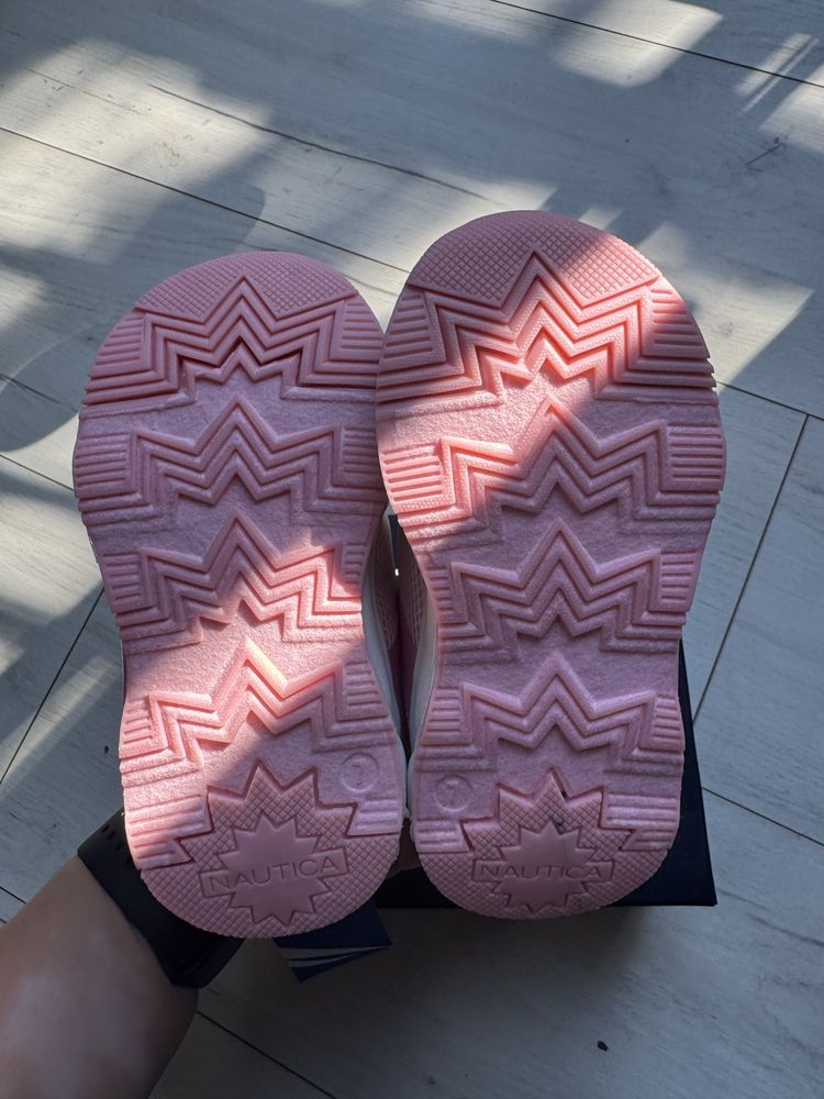 Buty Nautica świecące w ciemności dla dziewczynki NOWE