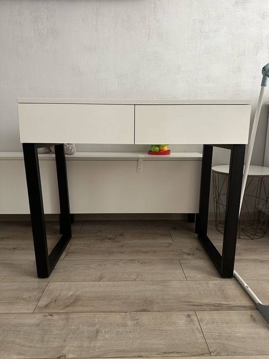 Продам стіл письмовий