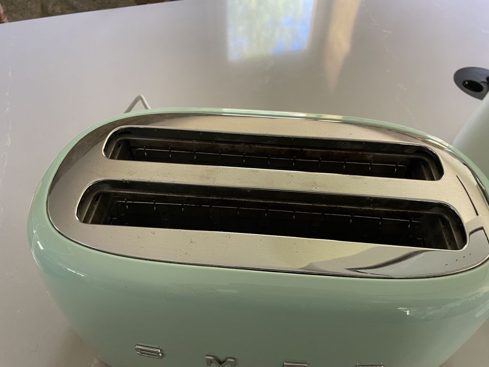 Torradeira Smeg com avaria