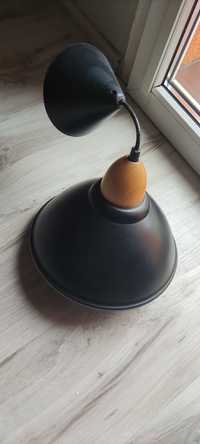 Lampa loftowa z żarówka