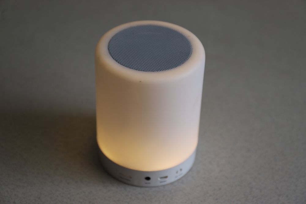 Smart lamp witch speaker
