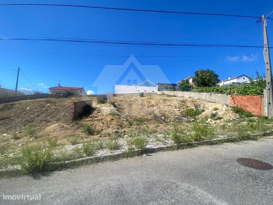 Terreno urbano com 414 m² e vista rio na Fonte Santa, Vialonga