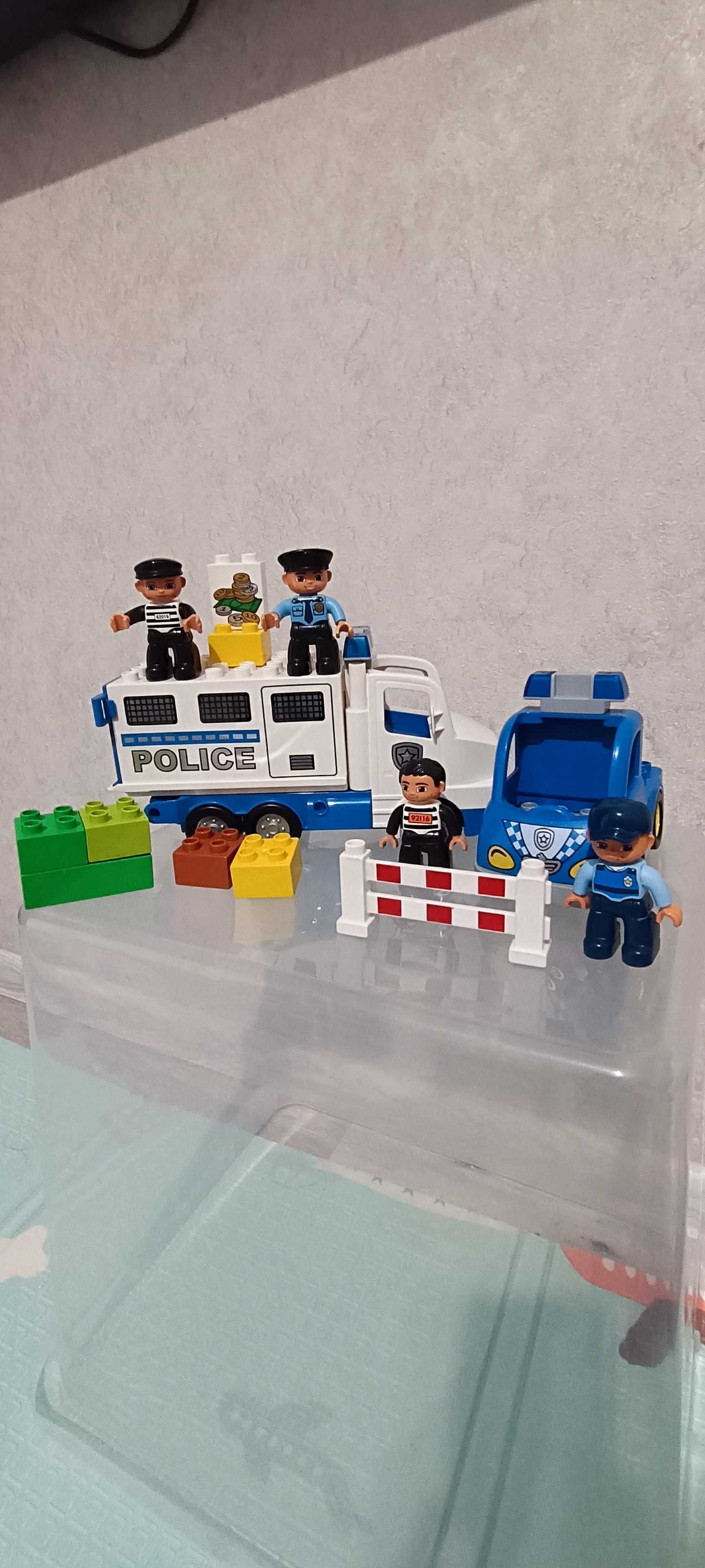 Конструктор LEGO DUPLO Поліцейська вантажівка (5680)