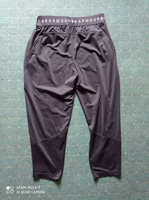 Under Armour Spodenki rybaczki damskie S spodnie  kieszenie stretch