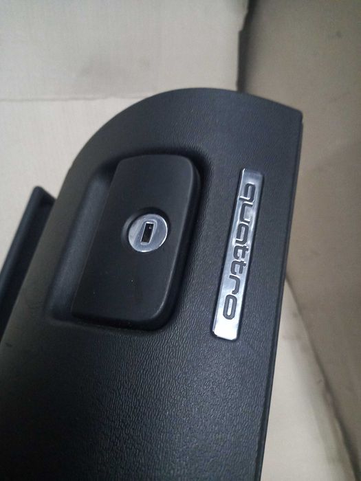 Schowek Audi A3 8L QUATTRO
