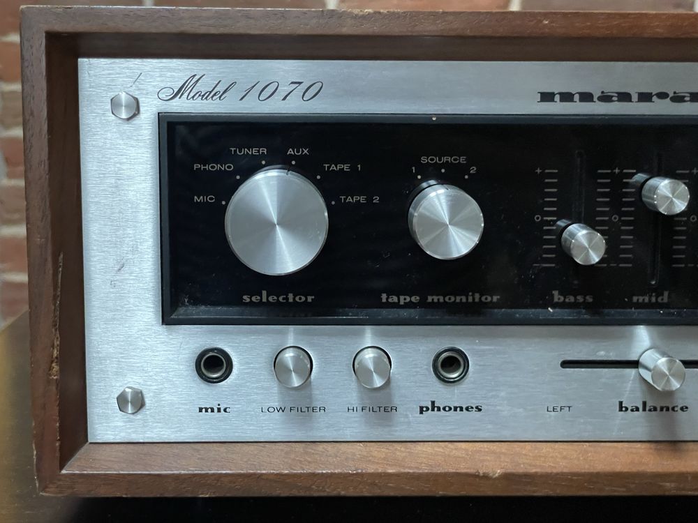 Marantz 1070 — Вінтажний підсилювач   з ламповим звучанням