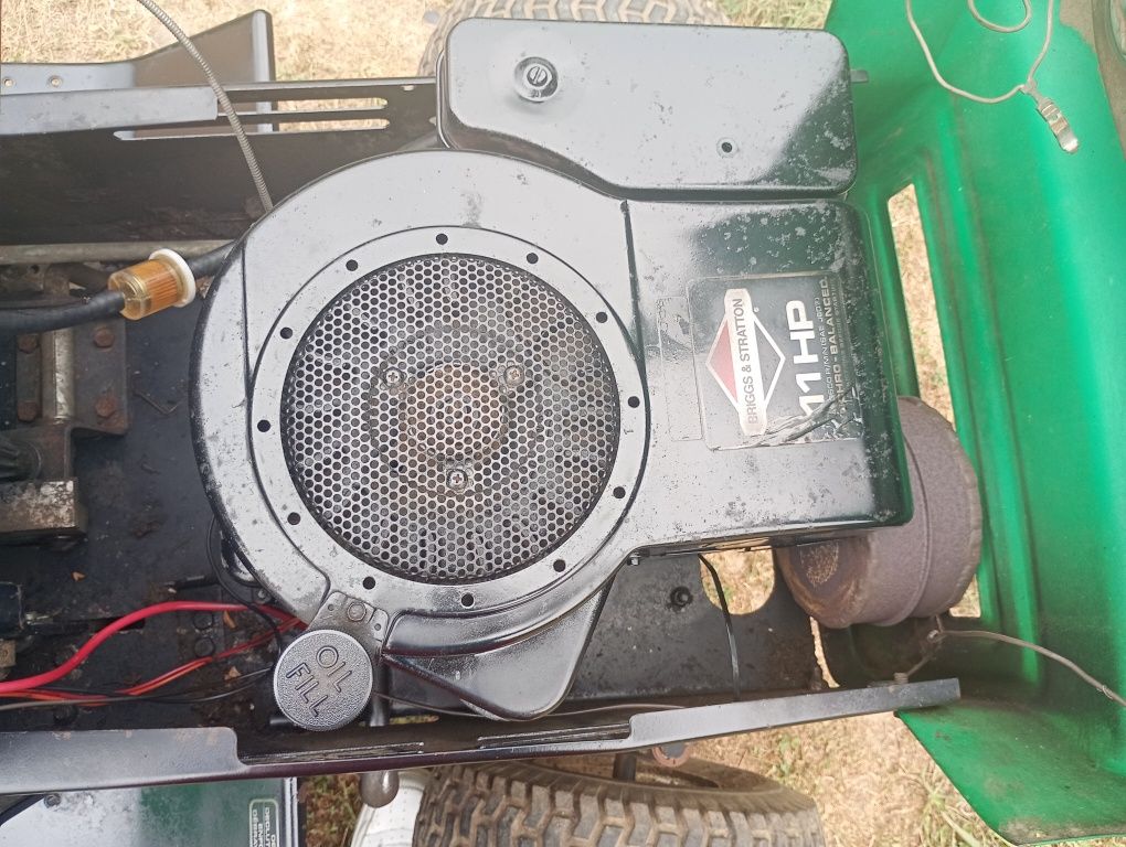 Tractor corta relva rally