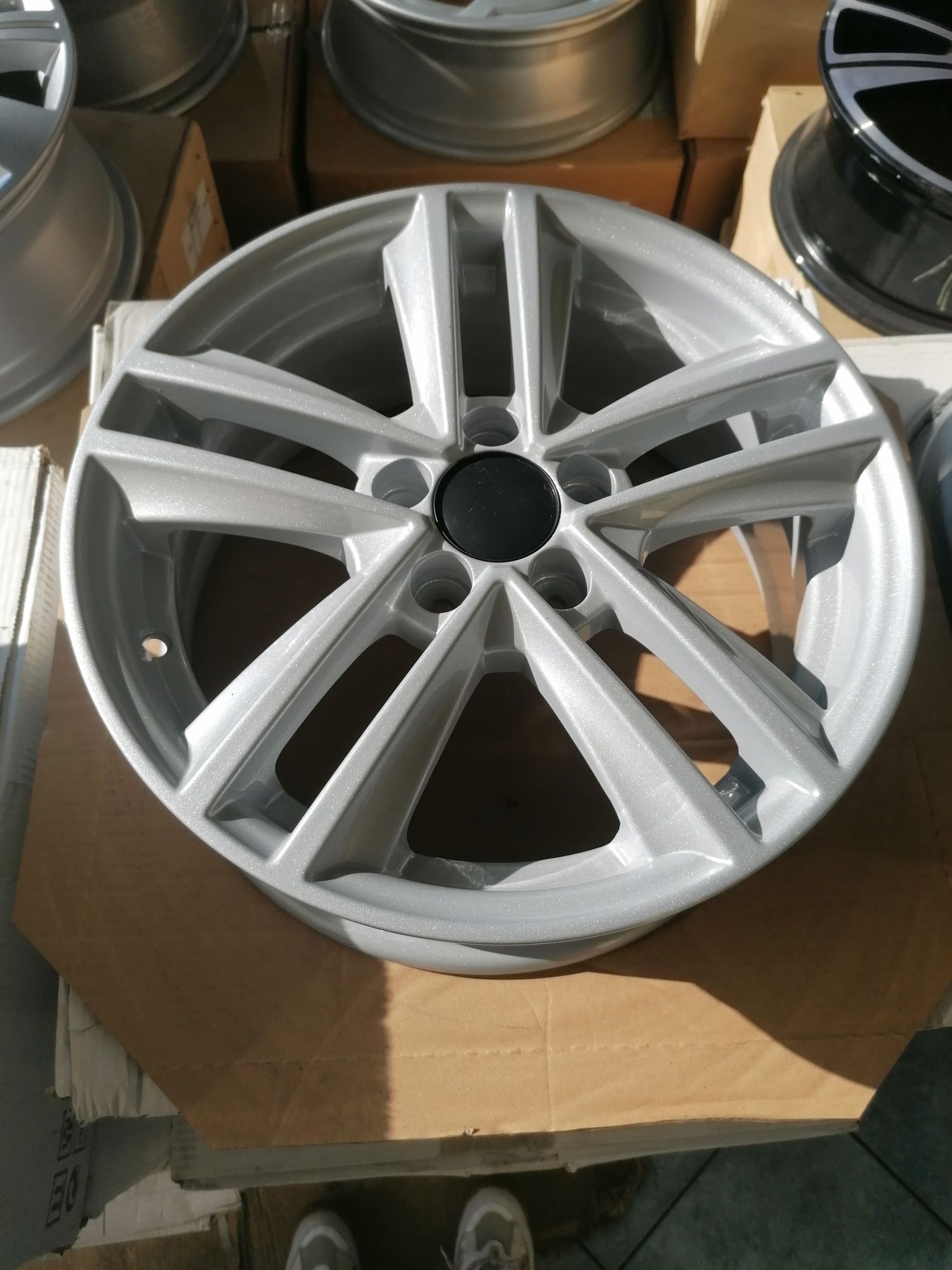 Nowe felgi aluminiowe 15" 5*98 Fiat Tipo 500L, 500C