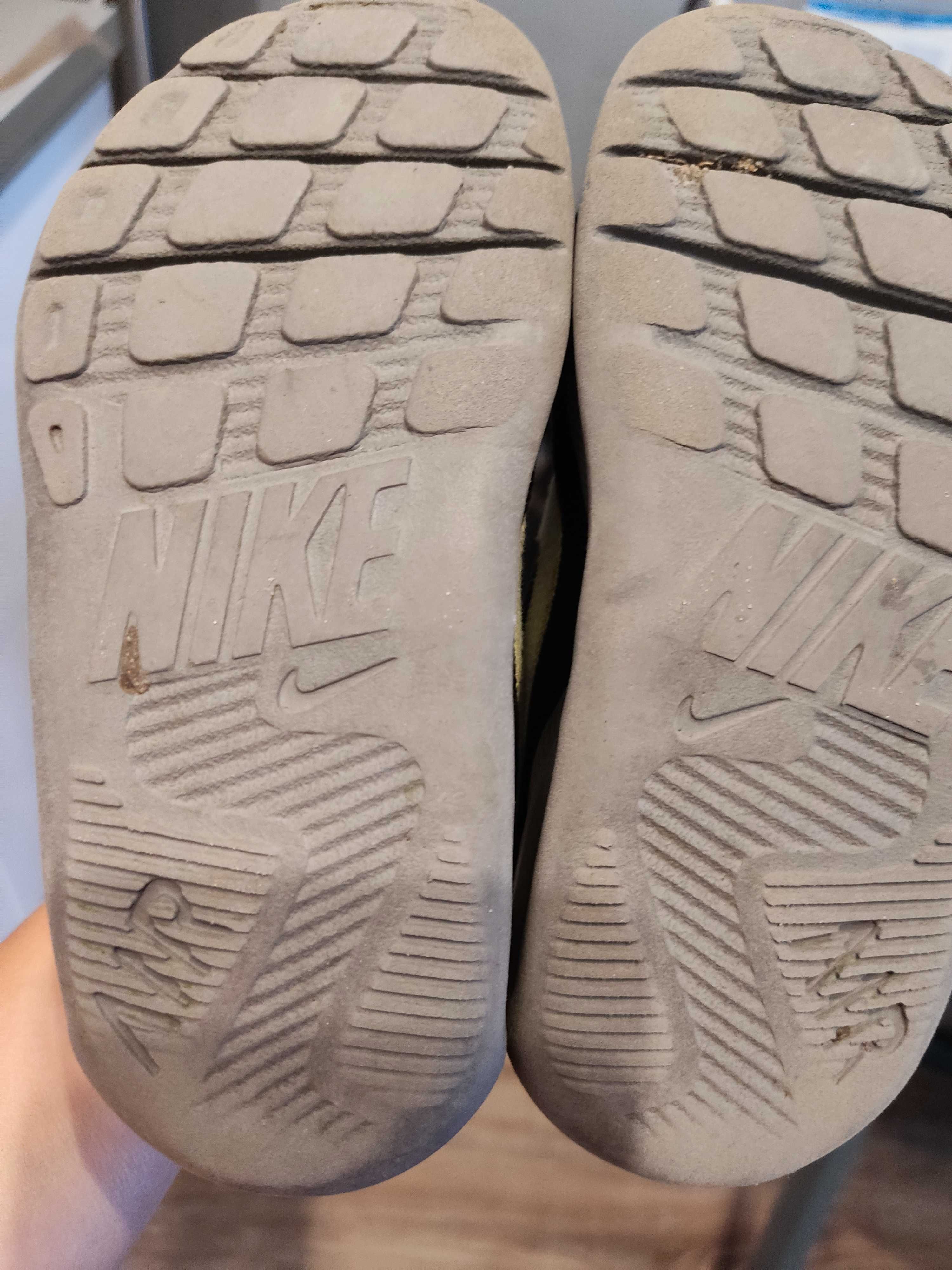 Lekkie buty  Nike Air 16,5cm