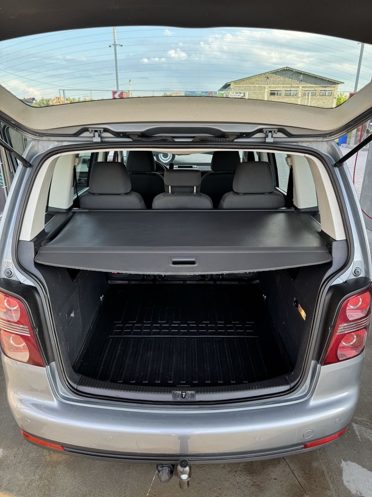 VW Touran 1.9TDI 2008 рік