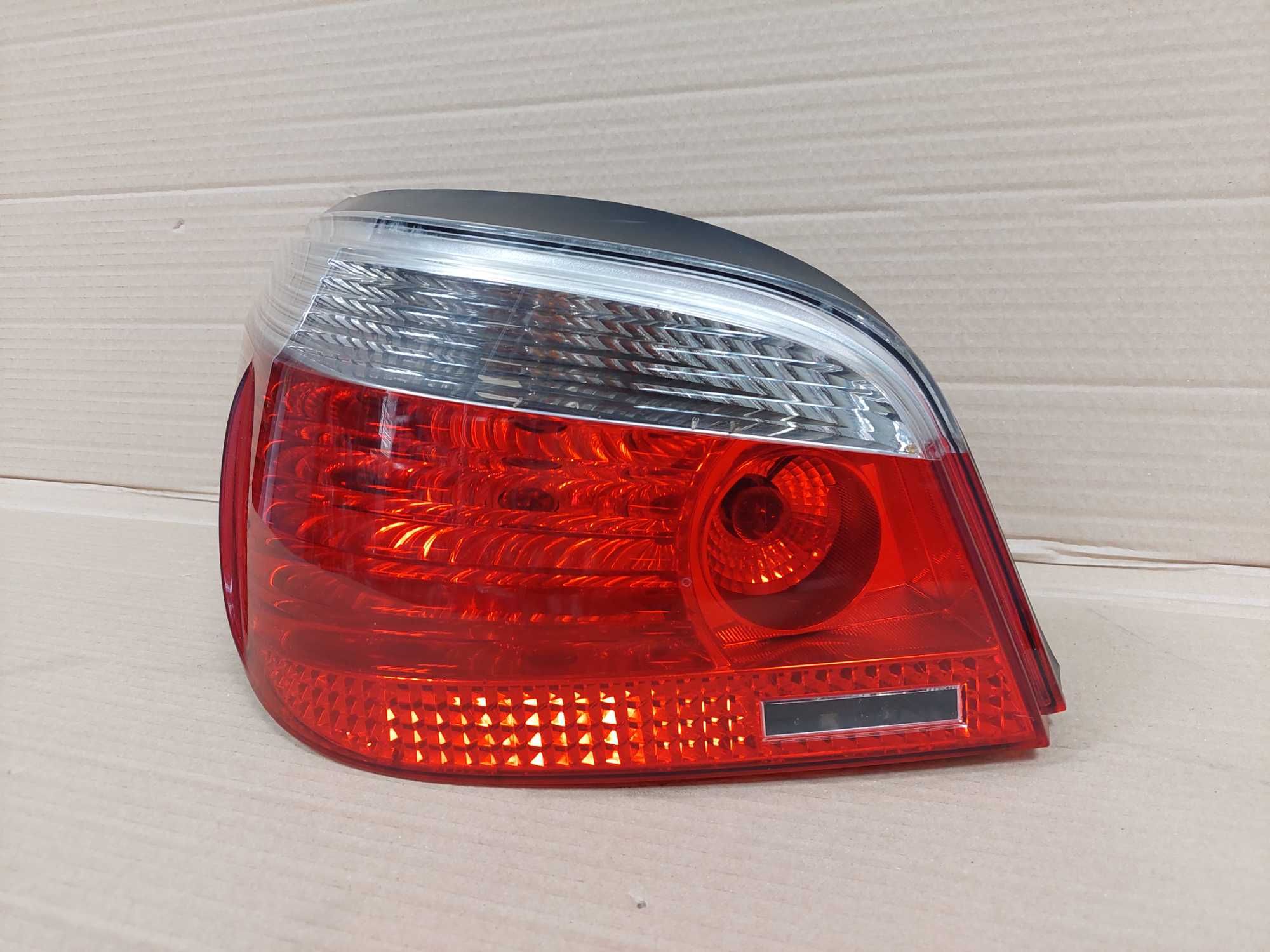 BMW 5 E60 LCI SEDAN lampa tył tylna lewa BDB KPL