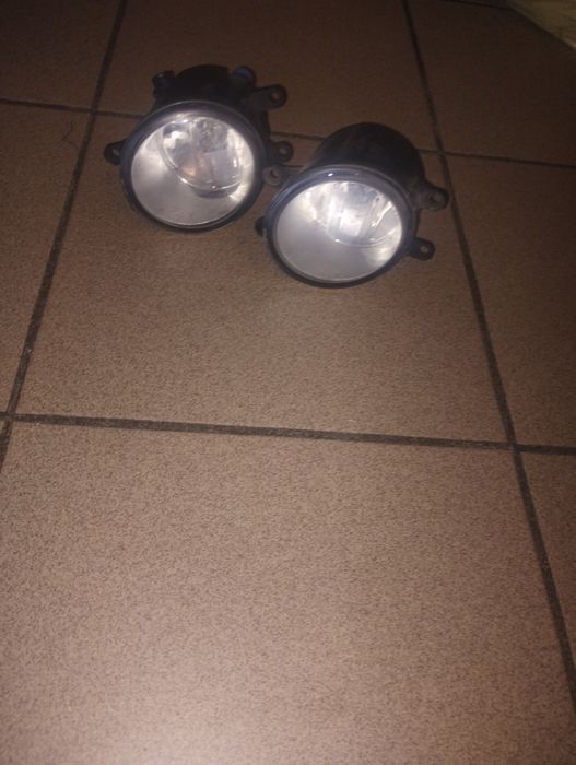 Orginalny halogen Toyota Avensis t25