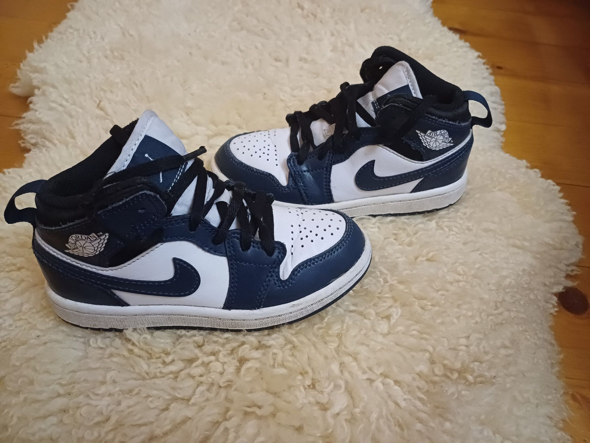 Класні шкіряні nike