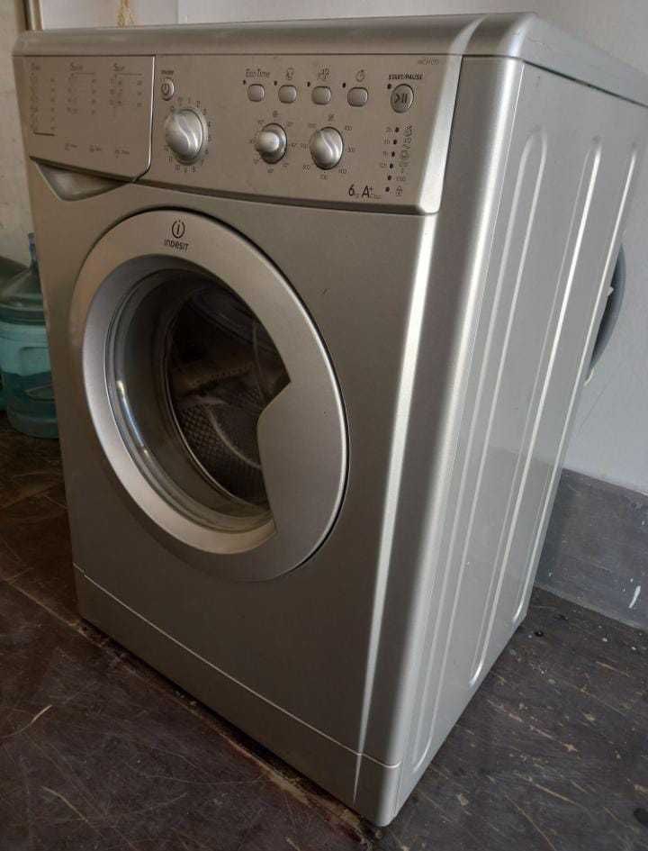 Maquina de lavar roupa indesit ( venda ou troca)