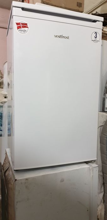 Морозильна камера Vestfrost CMF085W