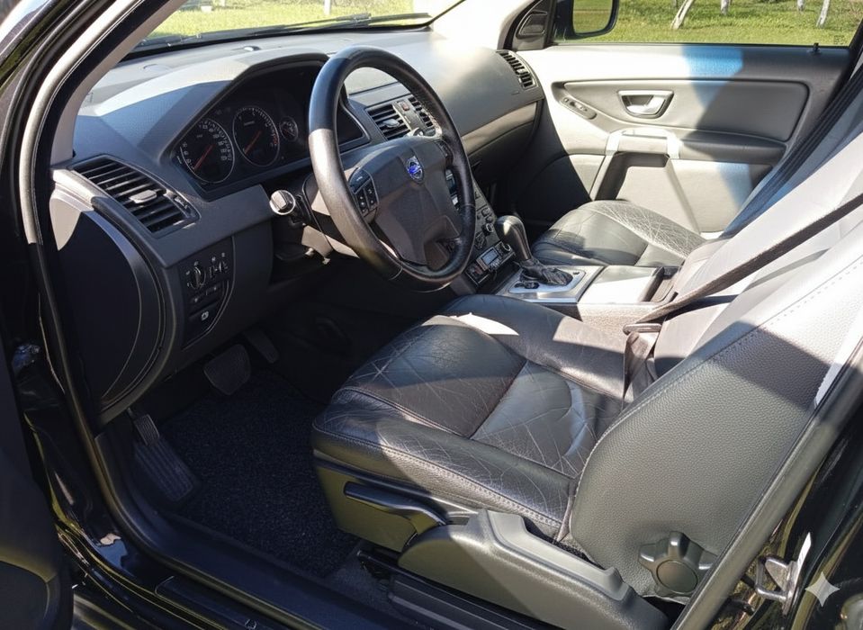 Продам Volvo XC90 2.4