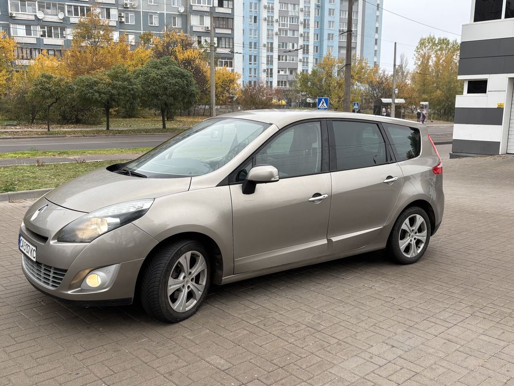 Продам Автомобіль Renault Megane Scenic 2011р