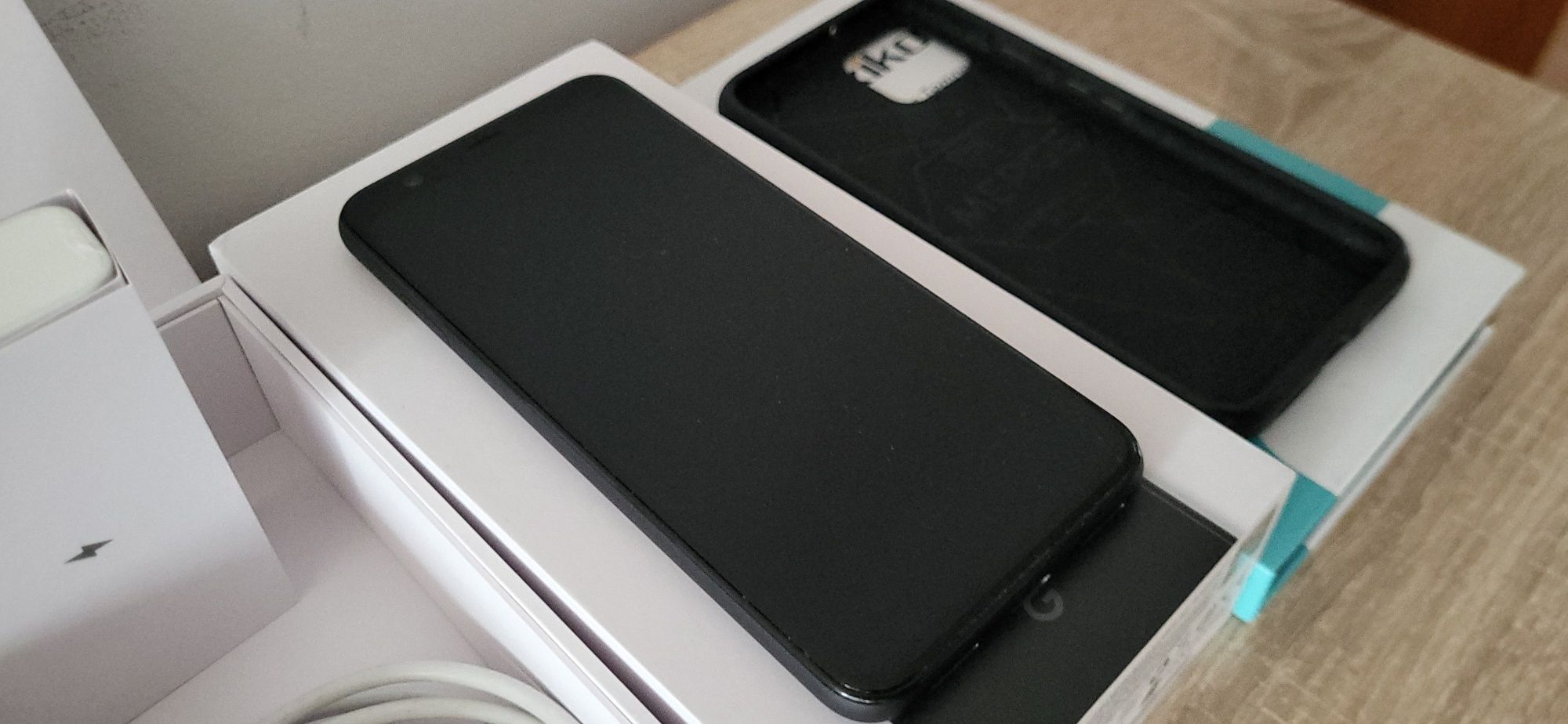 2szt. Google Pixel 4 LTE jak nowy tanio Gratisy