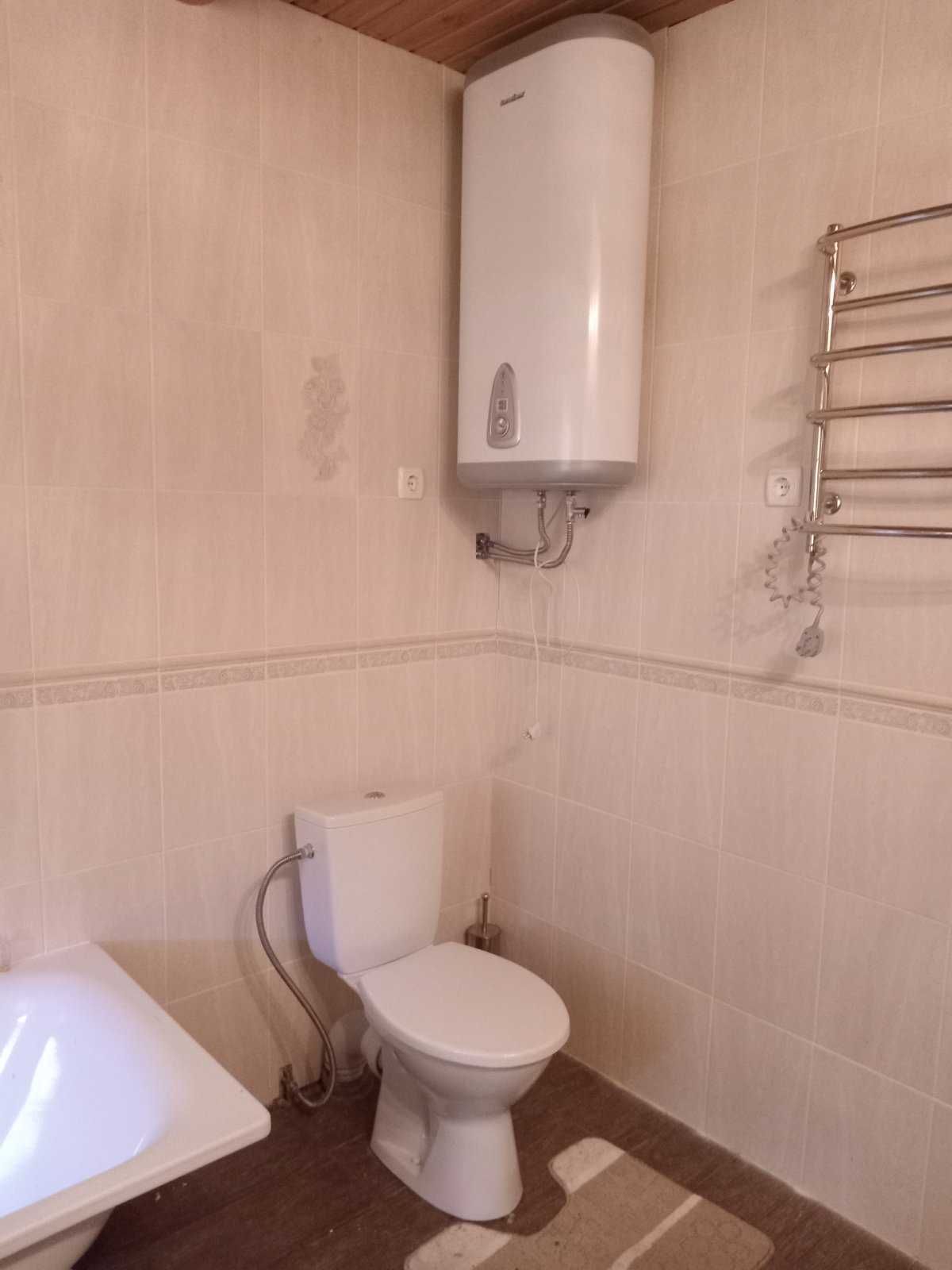 Затишний дім біля води