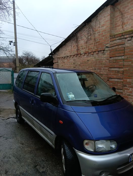 Нісан Серена 2.0