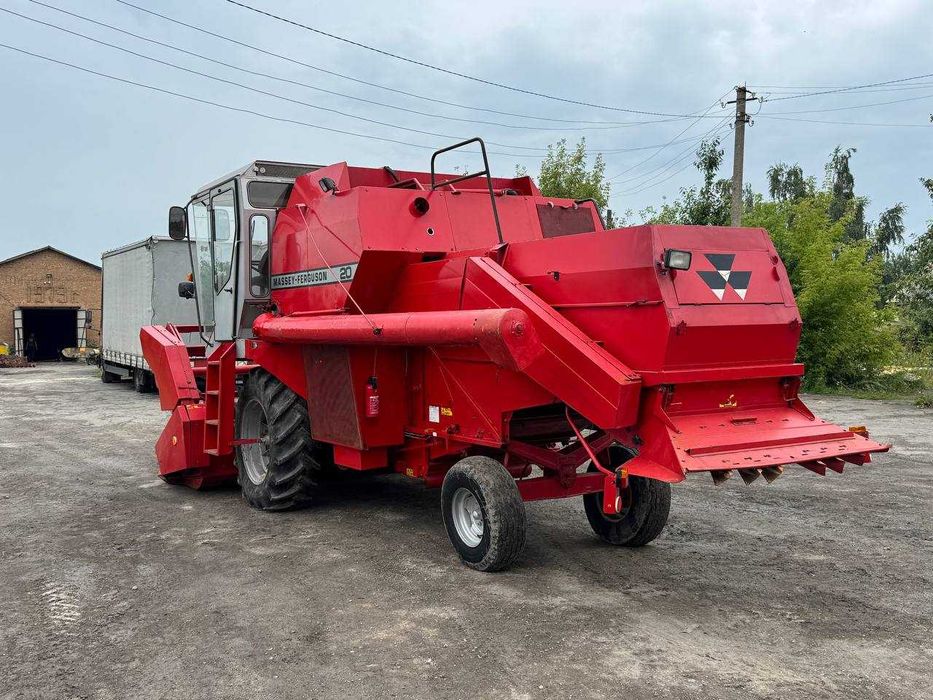 Свіжо привезений комбайн Massey Ferguson 20 48S Клас Sampo Норвегія
