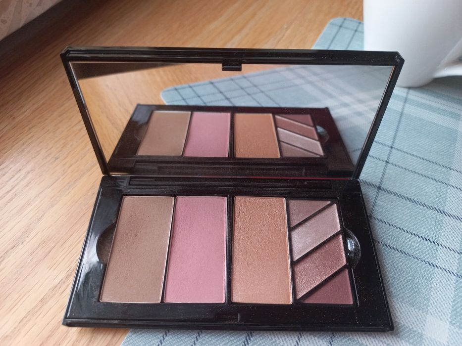 Paletka z cieniami Mary Kay