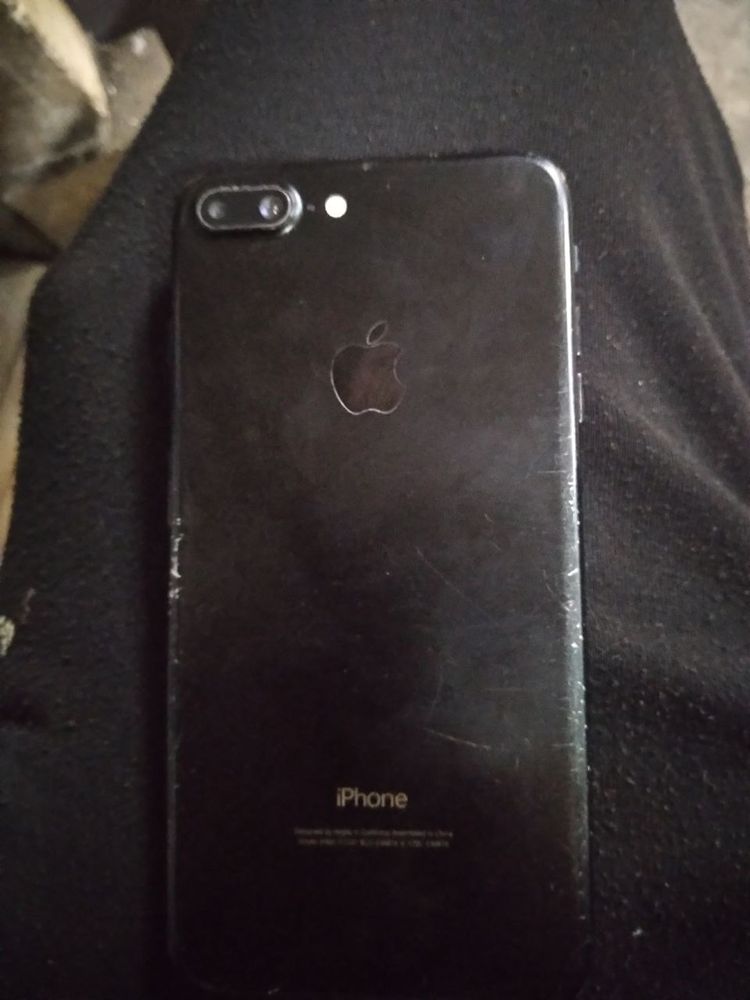 Айфон 7+  стан на фото