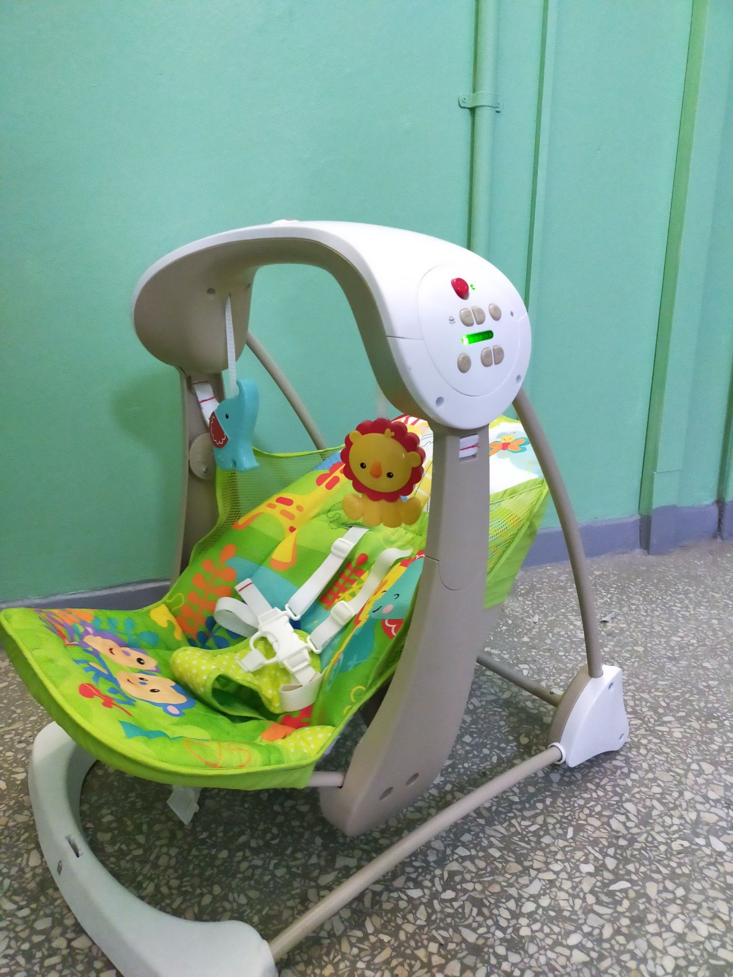 Bujaczek lezaczek  huśtawka Fisher Price na baterie