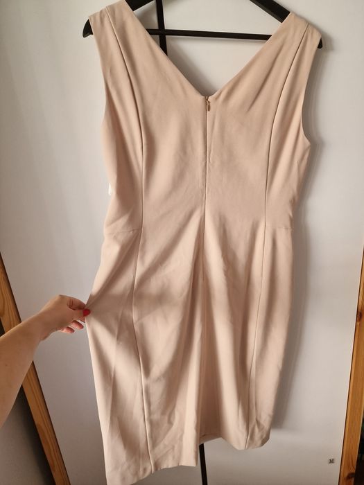 Beżowa sukienka na chrzciny lub wesele Vissavi rozm 44