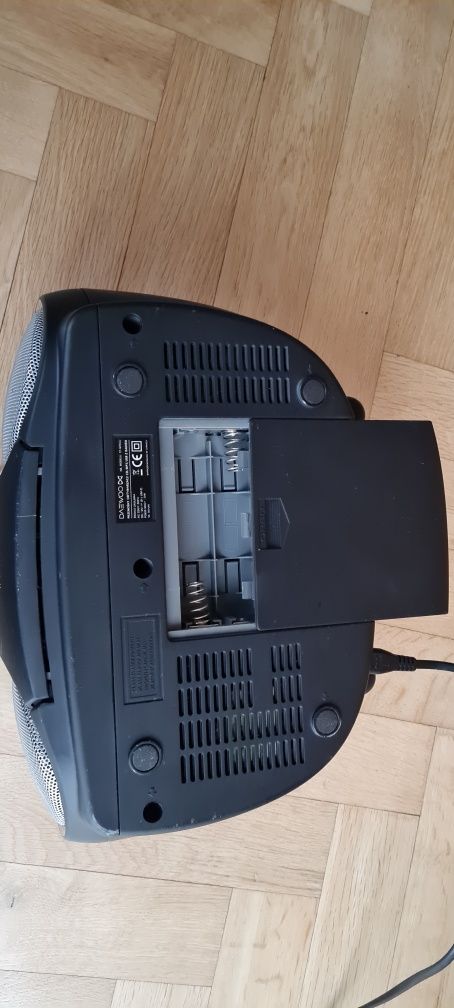 Radiomagnetofon z CD DAEWO TP 605 GU