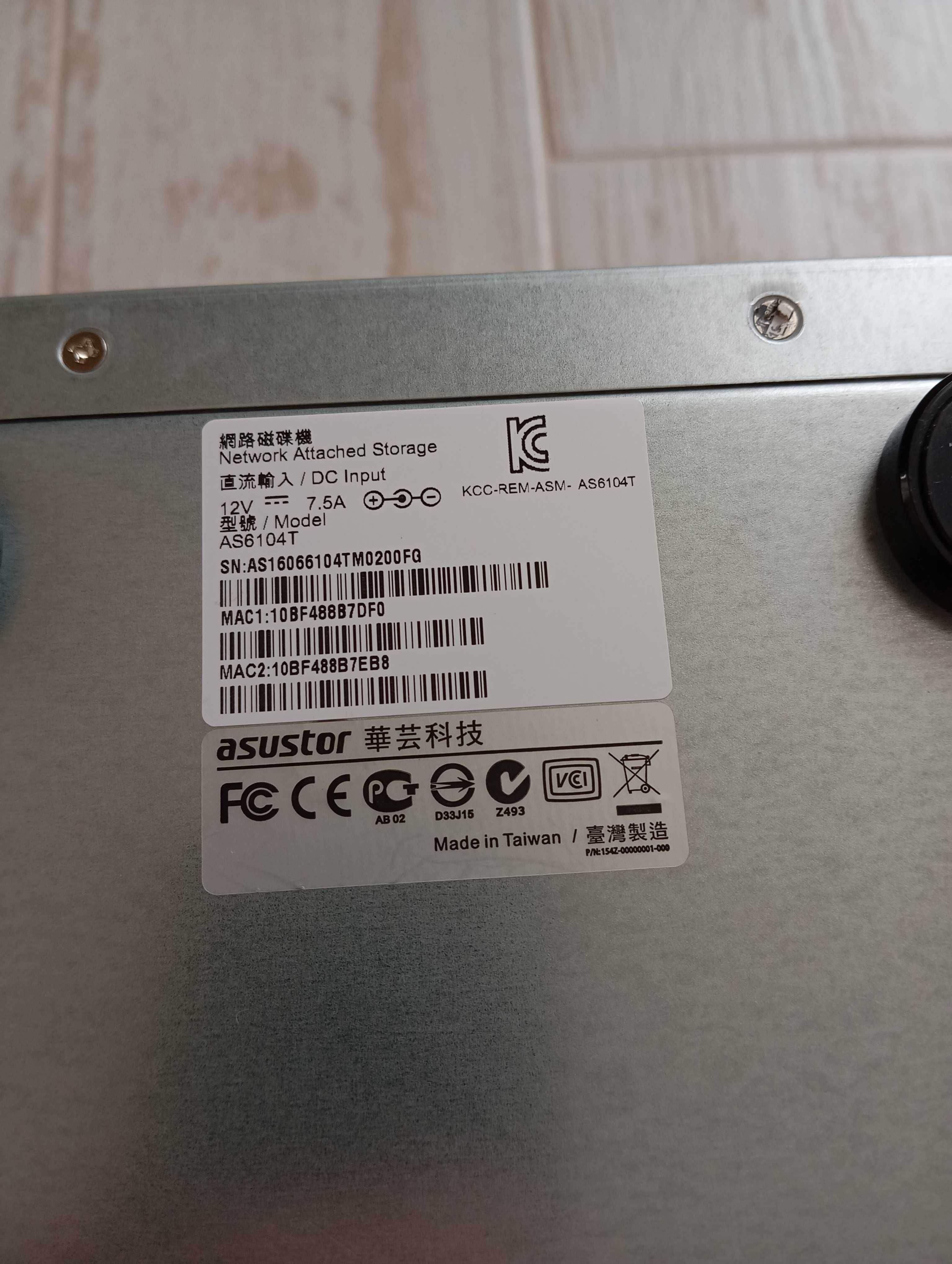 NAS Сервер AsusTor AS6104T