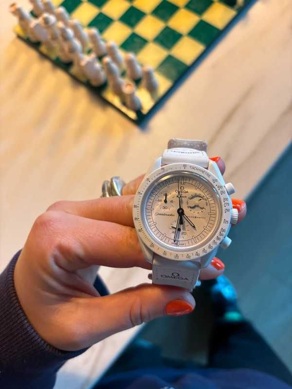 Moonphase Snoopy SO33W700 – Omega x Swatch Biały Model