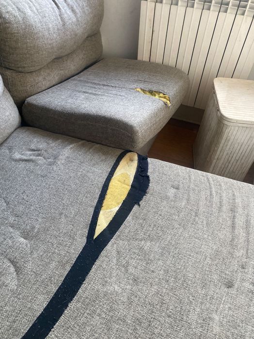 Sofá bastante usado