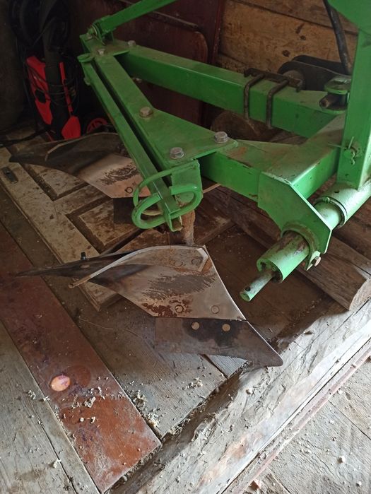 Плуг 2 корпусний