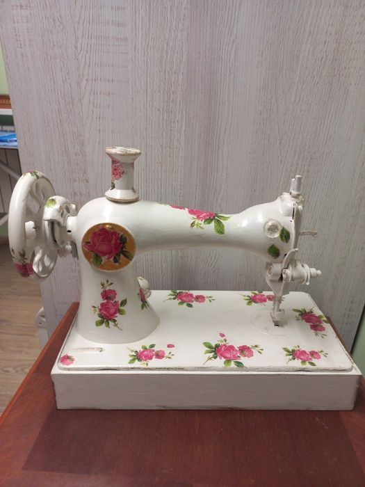 Maszyna do szycia decoupage