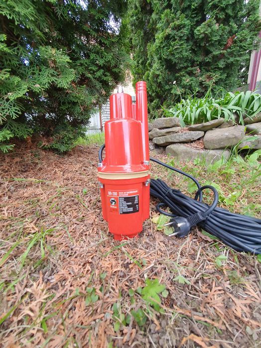 вибрационный Насос Малиш-Дачник -Урожай (ТІЛЬКИ ДОСТАВКА ПОШТОЮ)