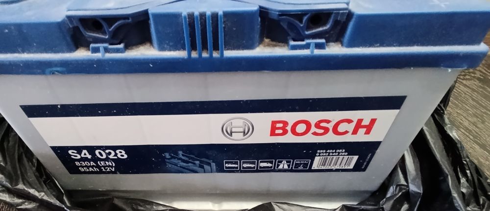 Акумулятор BOSCH S4 028 в гарному стані.