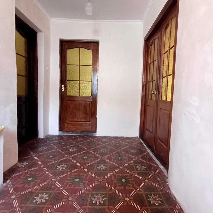 Продаж півбудинку,район центральних мостів,лодочної станції.