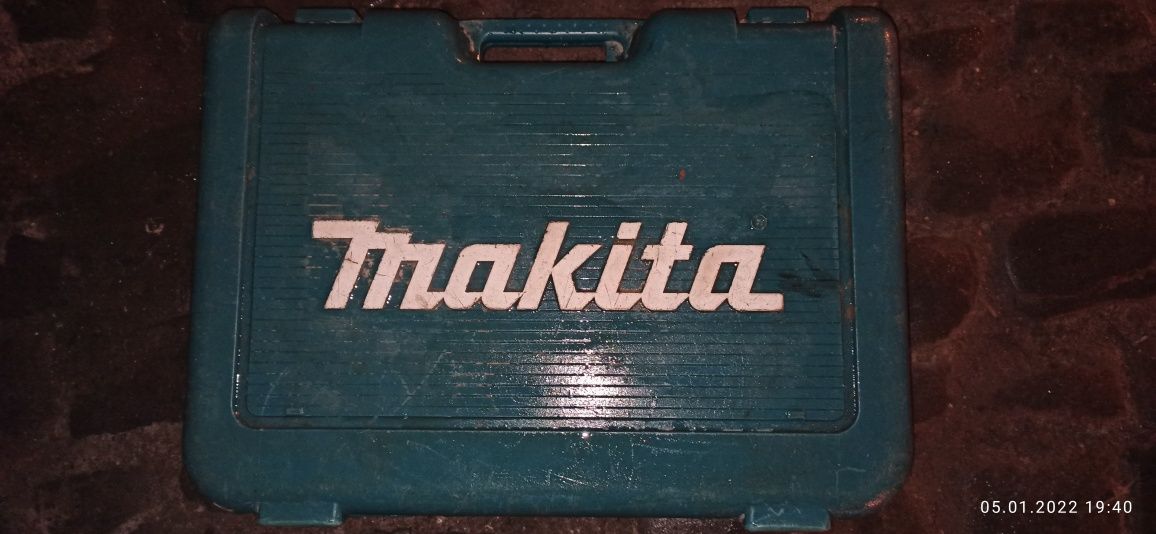 Перфоратор Makita HR3200C